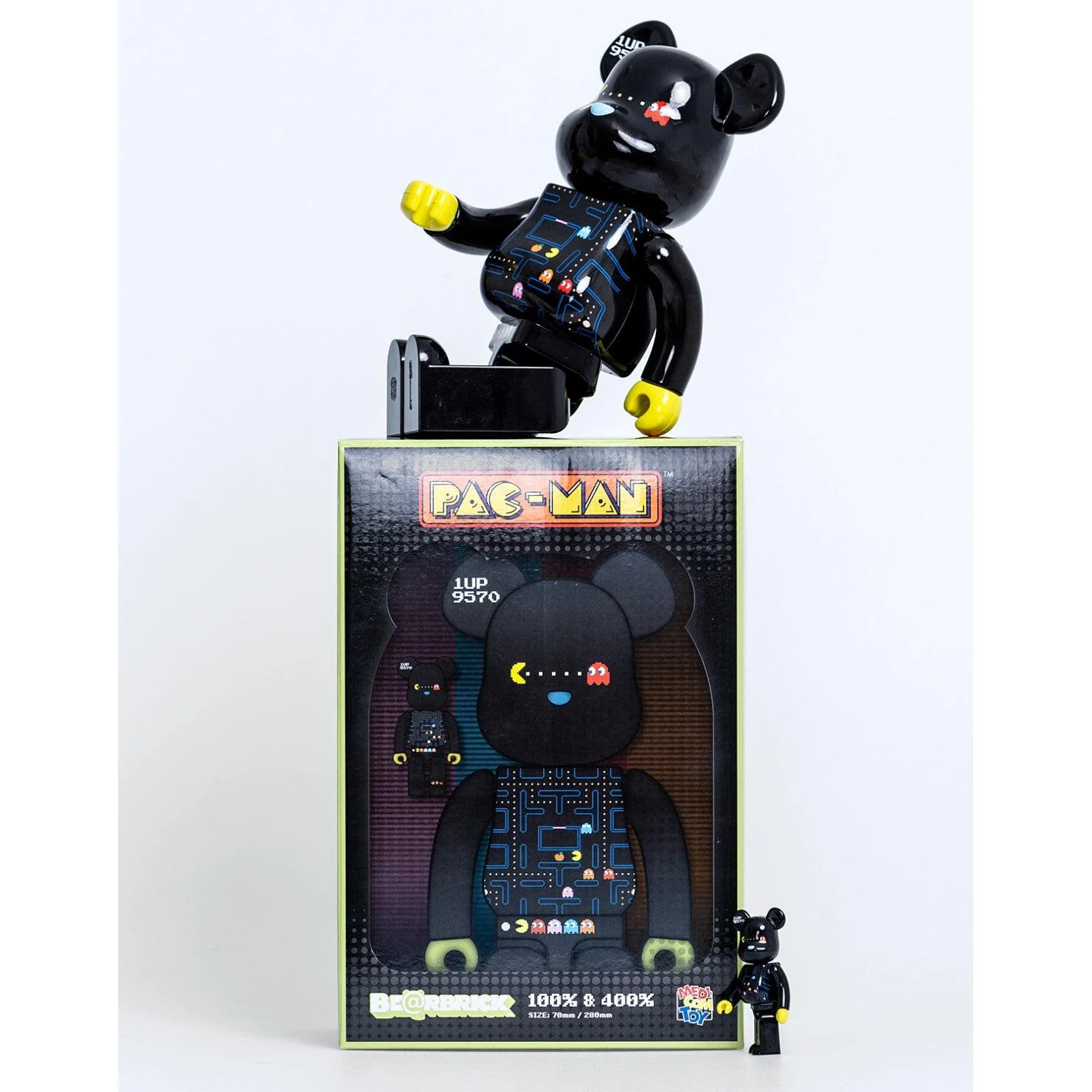 Bearbrick 400% + 100% Pacman - Image 3