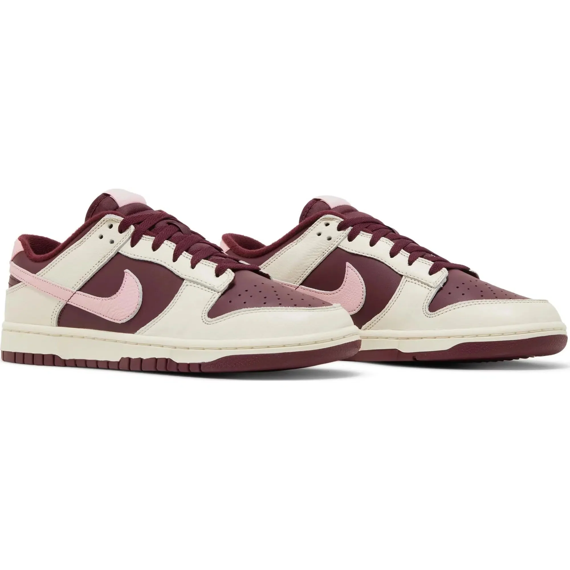 Dunk Low Premium 'Valentine's Day' - Image 5