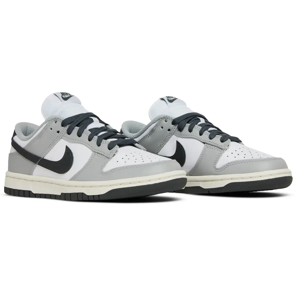 Nike Dunk 'Light Smoke Grey' W - Image 3
