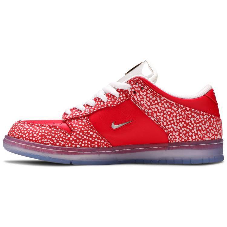 Nike Stingwater x Dunk Low SB 'Magic Mushroom' - Image 2