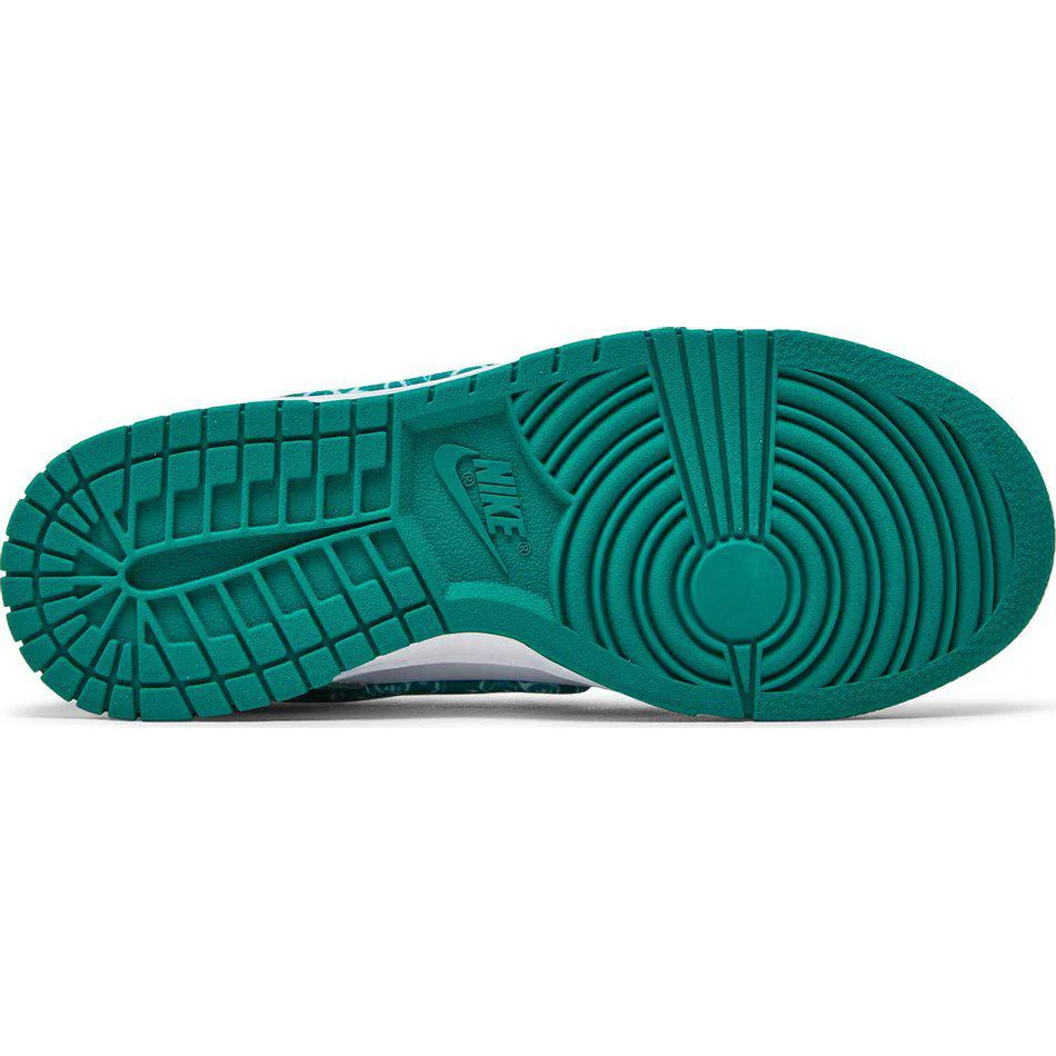 Nike Wmns Dunk Low 'Green Paisley' - Image 3