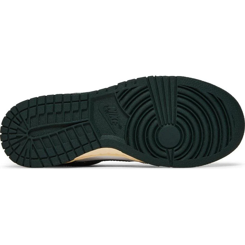 Nike Wmns Dunk Low 'Vintage Green' - Image 3