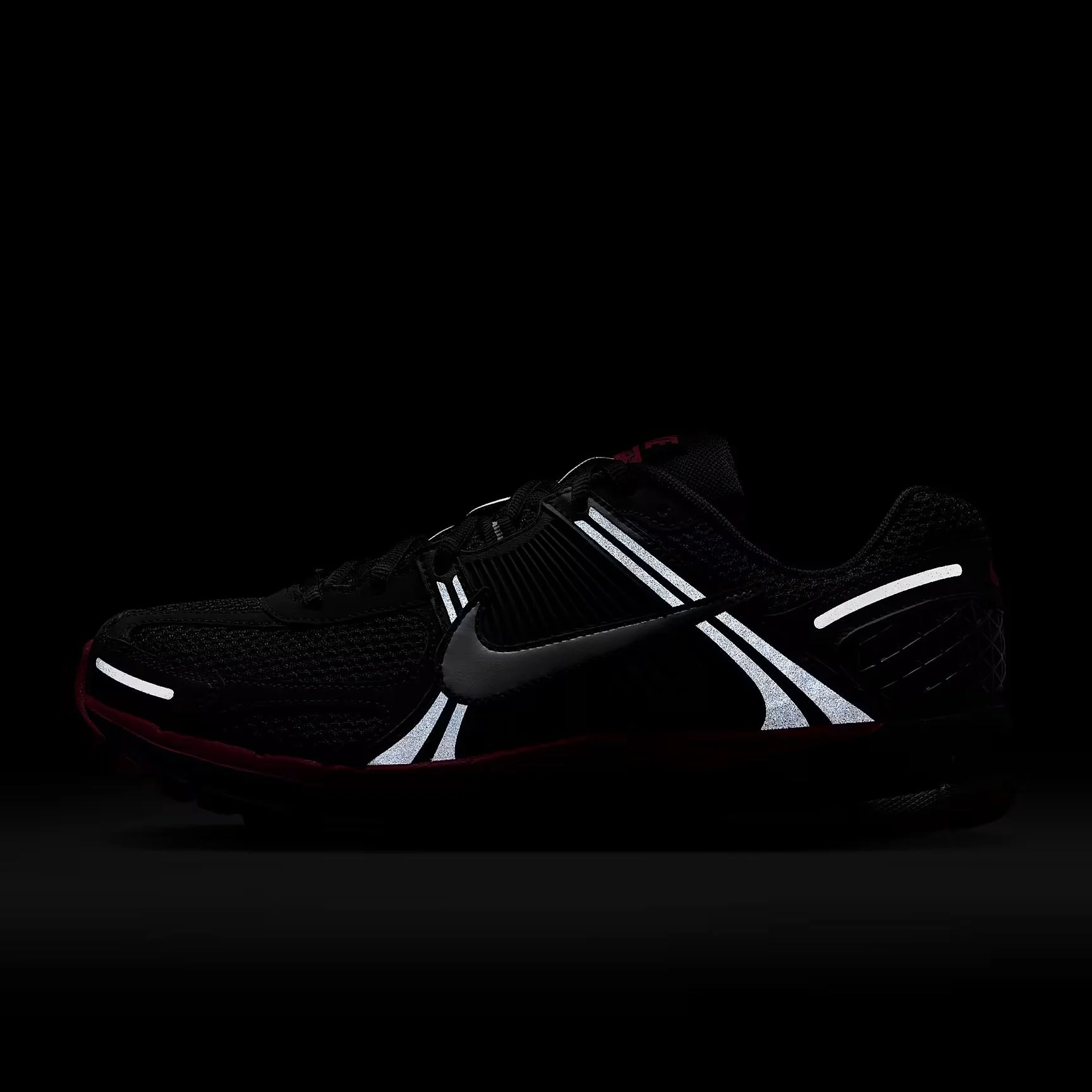 Nike Zoom Vomero 5 'Pink Blast' - Image 4